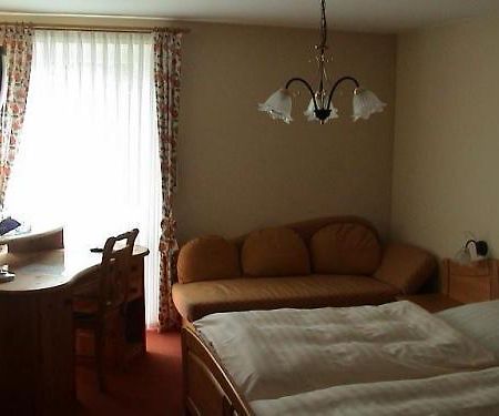 Hotel Am Suedring Memmingen Quarto foto